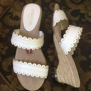 NWT London Fog Kay White Scalloped Strap Gold Beaded Espadrille Slide Wedges 7.5